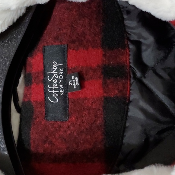 CoffeeShop 2X Woven Pointed & Belted Collar Faux Fur Zip Front 2-Pocket Jacket - Picture 8 of 10